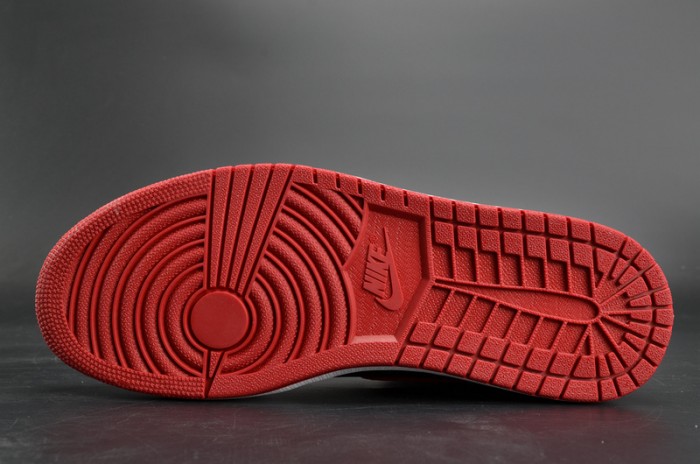 Air Jordan 1 Retro High OG “Banned” red mens 555088-001