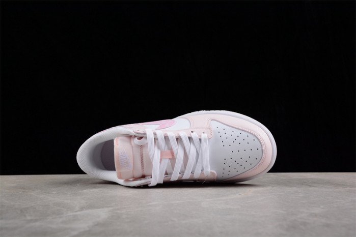 Nike WMNS DUNK LOW
