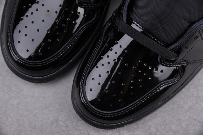 Jordan 1 Retro High Black Metallic Gold (2020) - 555088-032