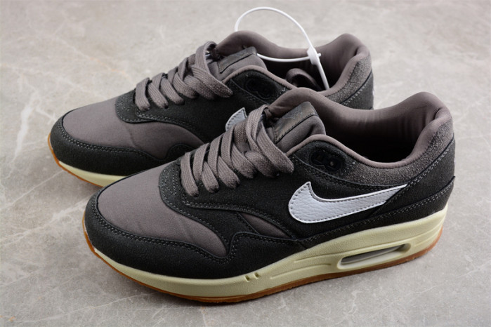 Nike AIR MAX 1 PREMIUM